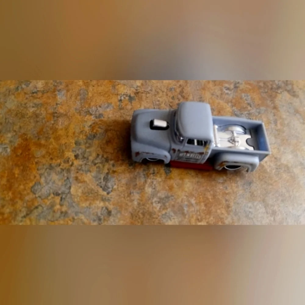 Hotwheel Gray Die-Cast Classic Pickup Truck Model -